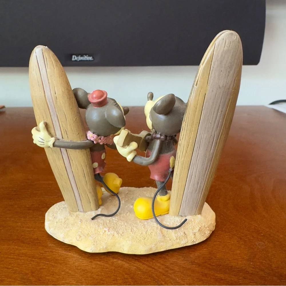 Disney MICKEY & MINNIE MOUSE Aulani Beach Hawaii Surf Figurine Photo Holder